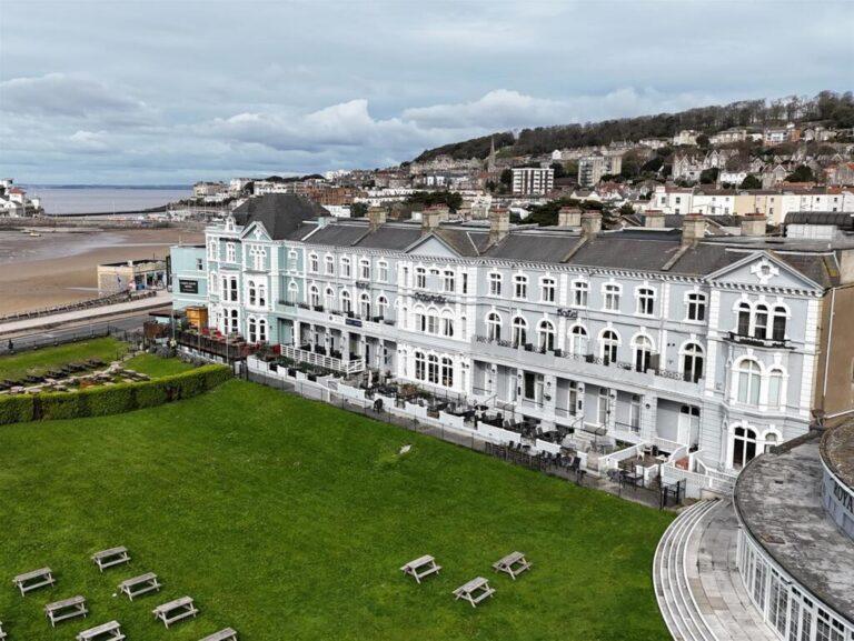 The Royal Grosvenor Hotel