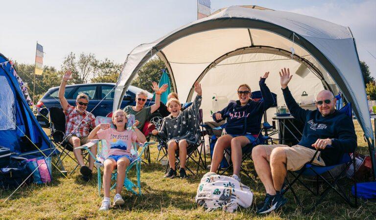 Camping & Caravan.