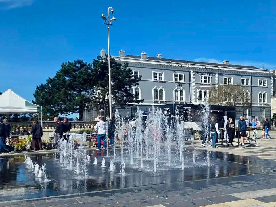 The fountains on in the Italian Gardens