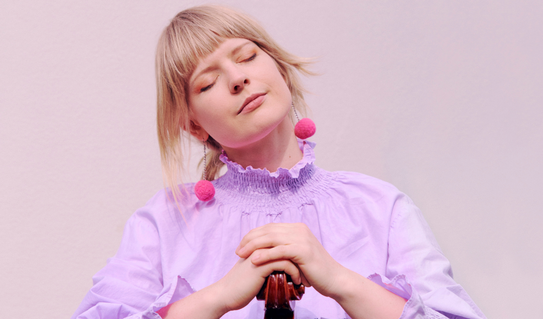 Monique Clare – Live Cello
